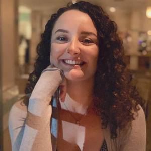 Meet your Posher, Elizabeth